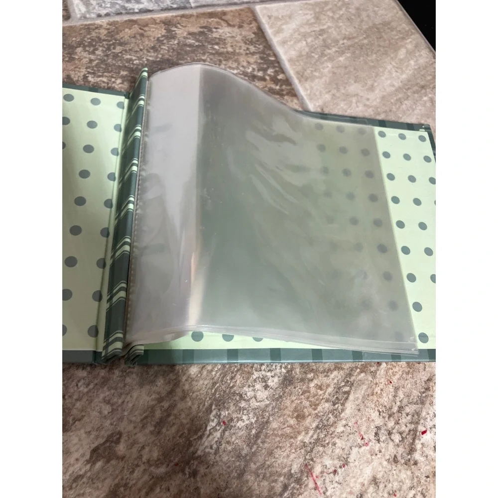 Memories Direct Green Plaid Photo Album 2004 Vintage Polka Dot Interior 7x8.25